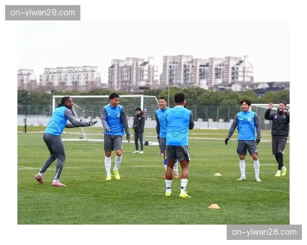 巴塞罗那赛前训练开放，新援巴西边锋首次参与全队合练