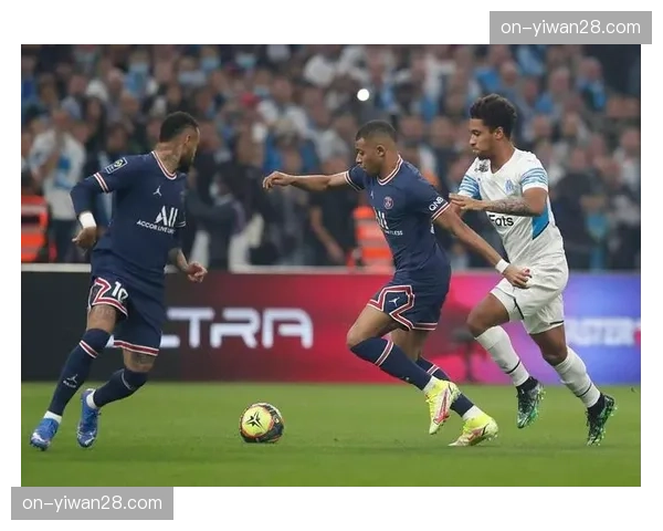 快讯：巴黎圣日耳曼3-0完胜尼斯，姆巴佩缺席下进攻点呈现多元化